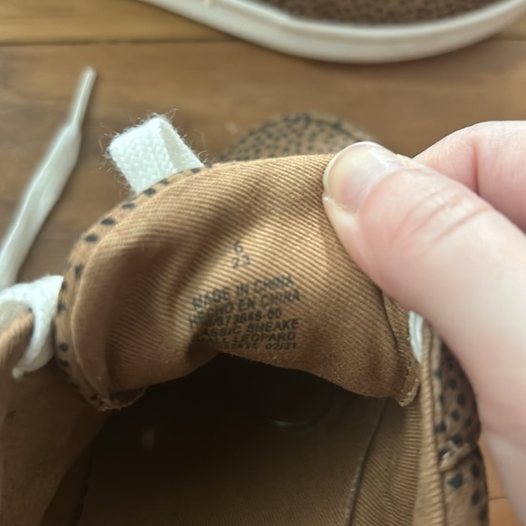 Old Navy Cheetah Sneakers with Faux Suede Material Size 6! - Picture 4 of 5